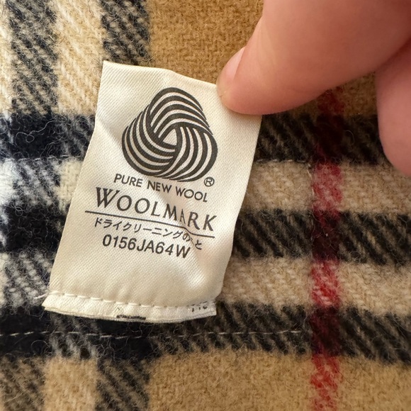 SOLD Burberrys Nova Check Wool Blanket Wrap - Picture 5 of 5